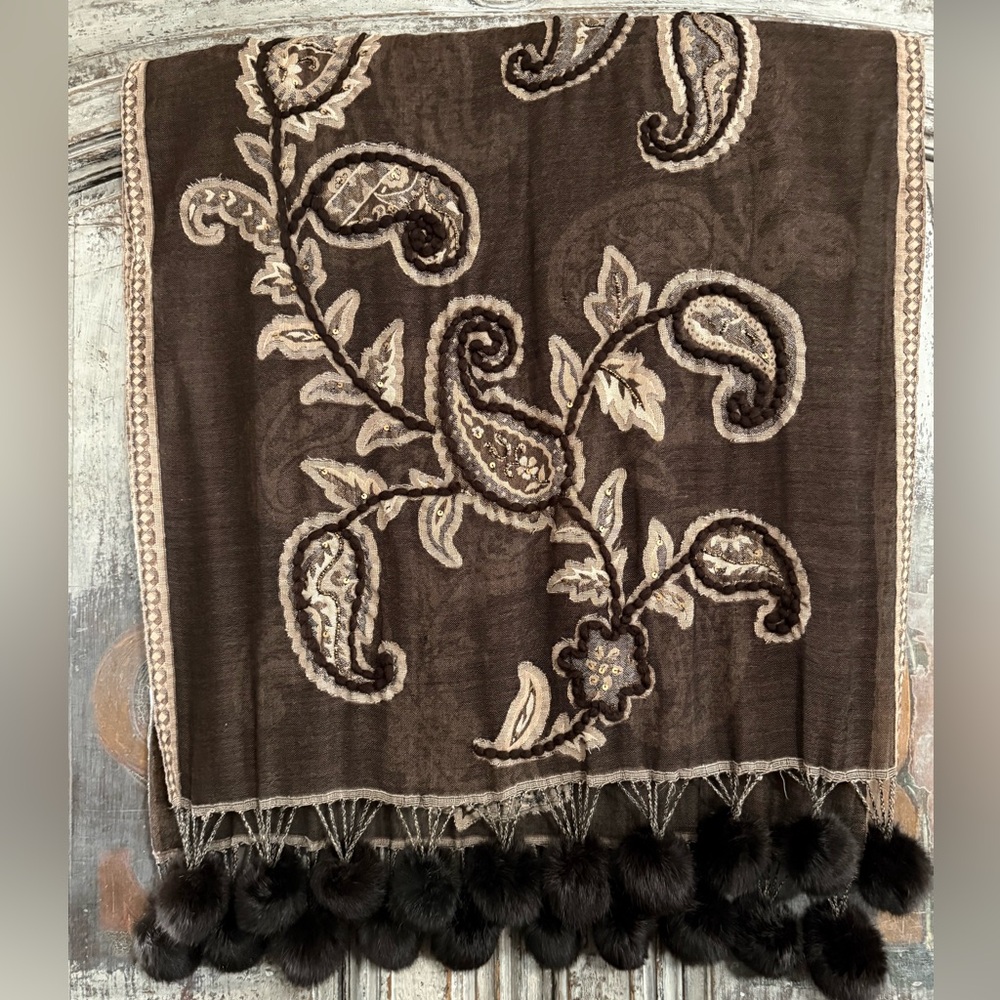 Elegant Brown Paisley Throw Blanket